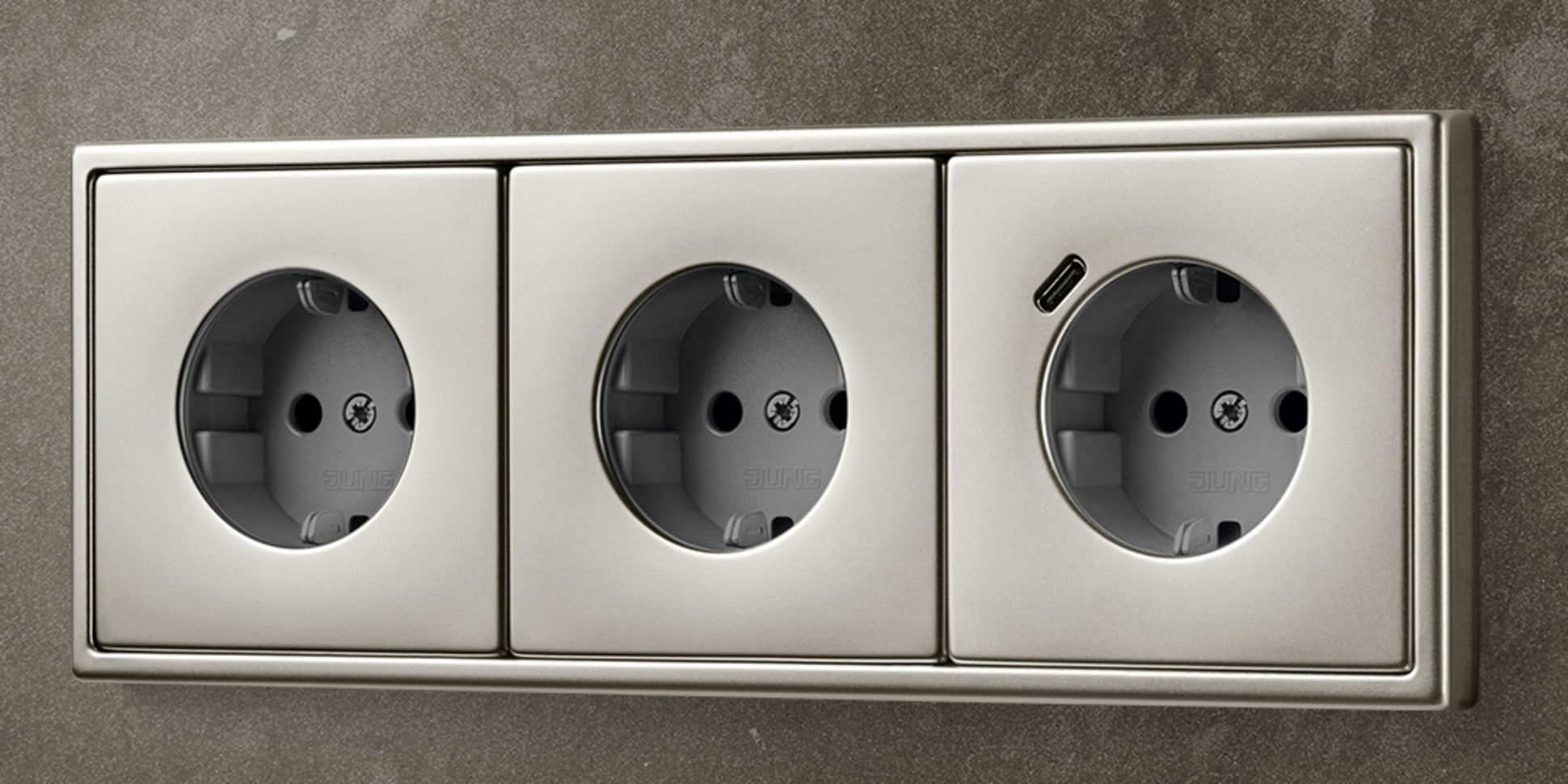 SCHUKO® Steckdosen mit USB bei Norbert Hajdu in Windberg